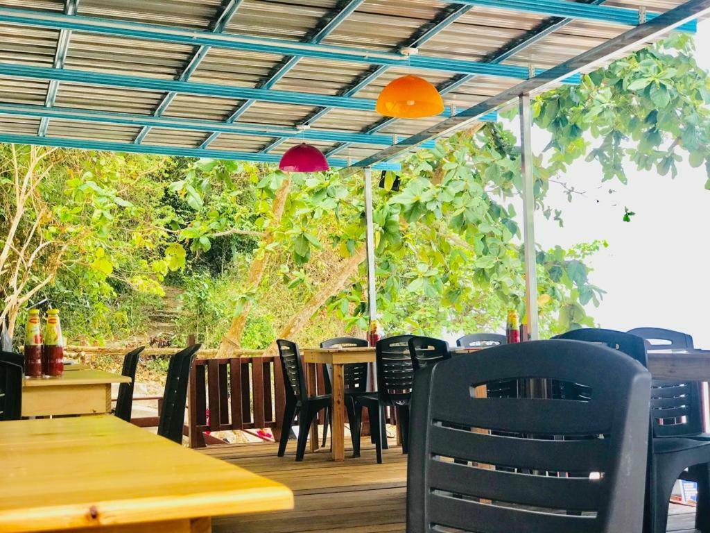 Bed & Breakfast Perhentian Chomel *